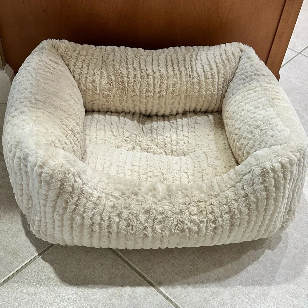 Hello Doggie Cozy Cream Pet Bed